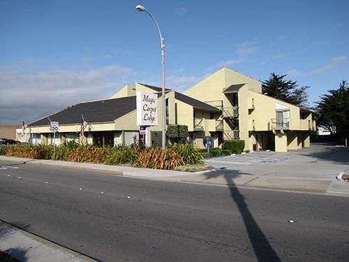 Dollar Motel